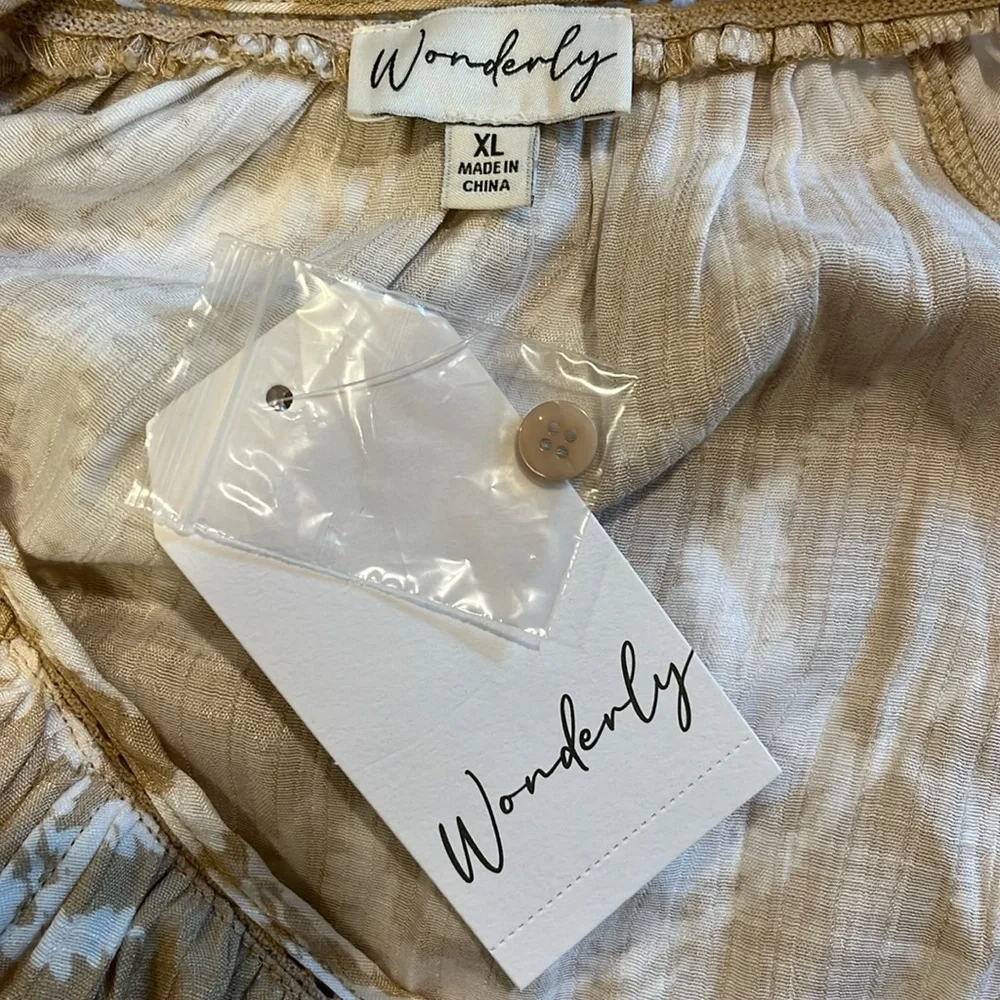 Wonderly Flutter Sleeve Leaf Print Button Down Blouse - Picture 5 of 7